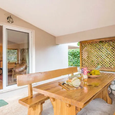 Haus Rustica Πούλα