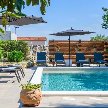 Haus Rustica Holiday home *