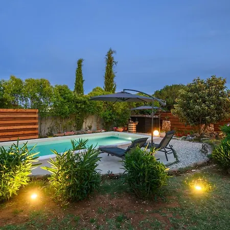 Semesterbostad Haus Rustica