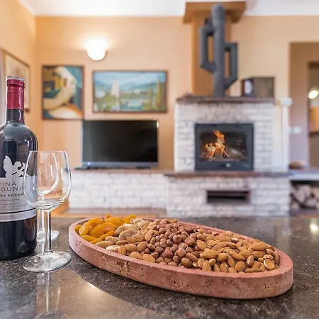 Haus Rustica Semesterbostad