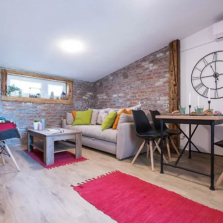 Semesterbostad Haus Rustica