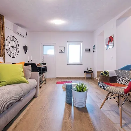 Haus Rustica Semesterbostad