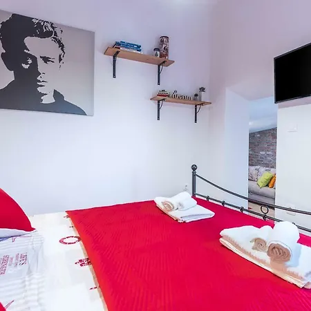 Semesterbostad Haus Rustica *